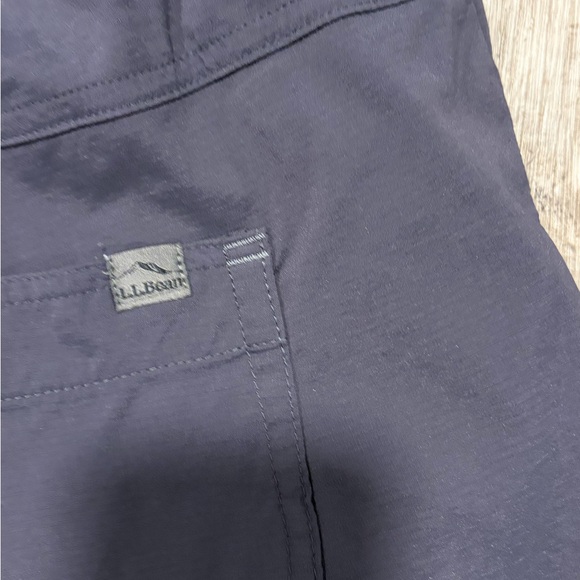 L.L Bean Women's Vista Camp Shorts-size medium - Picture 4 of 5